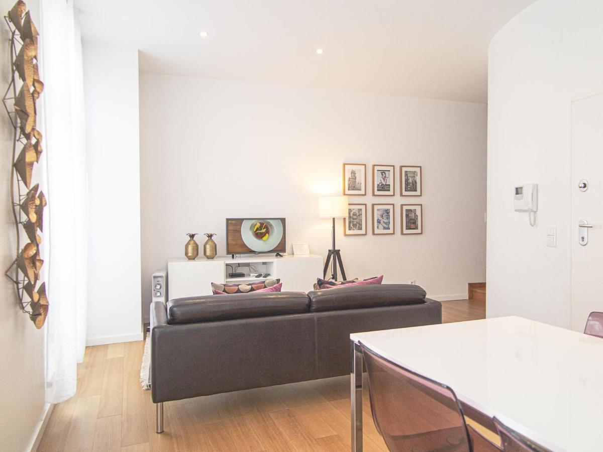 Baixa Chiado 2 Bedroom Duplex Apt With Ac Elevator Lisboa Exteriör bild