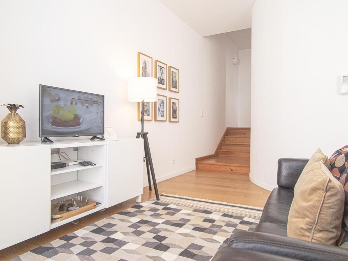 Baixa Chiado 2 Bedroom Duplex Apt With Ac Elevator Lisboa Exteriör bild
